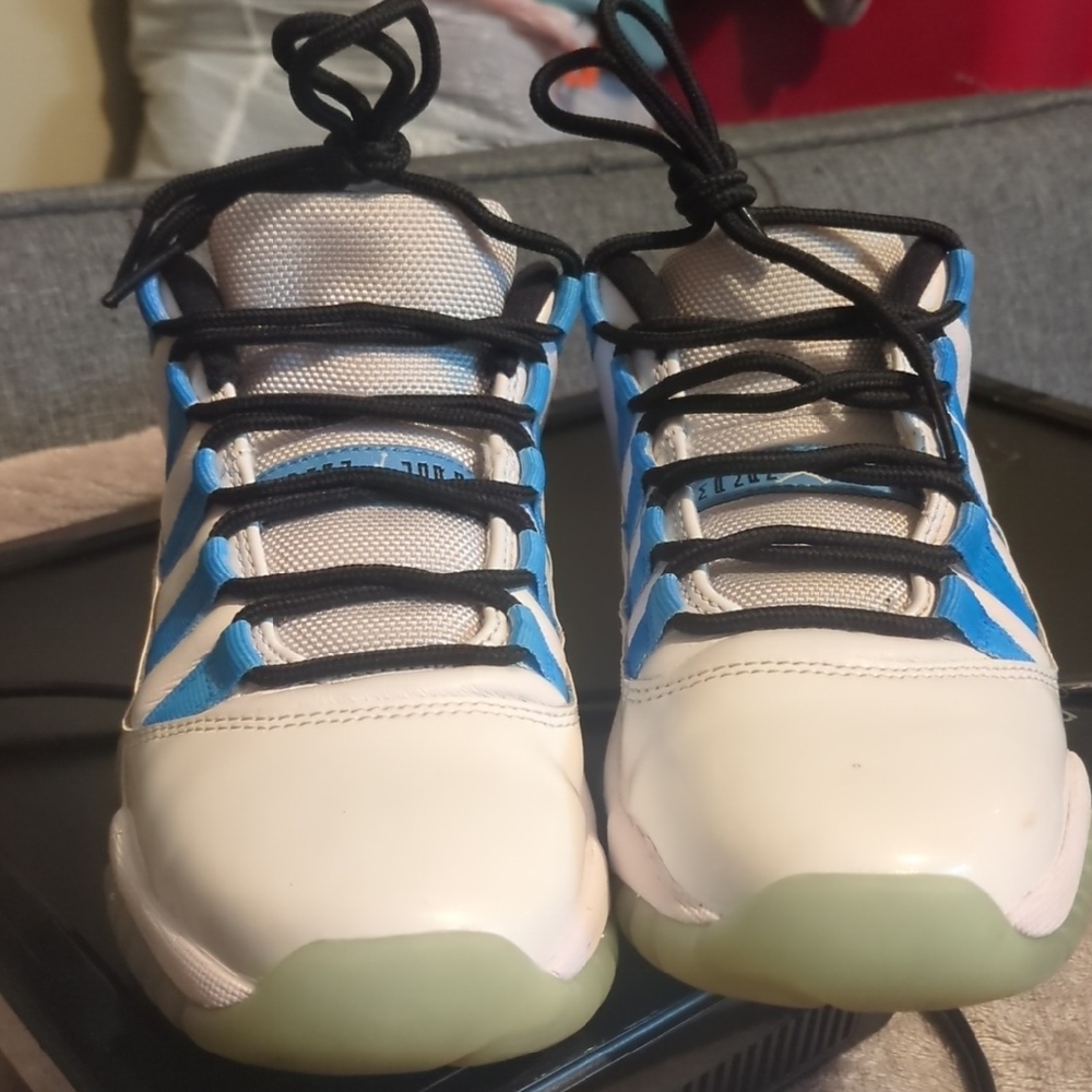 Air Jordan 11 Retro Low Grade School